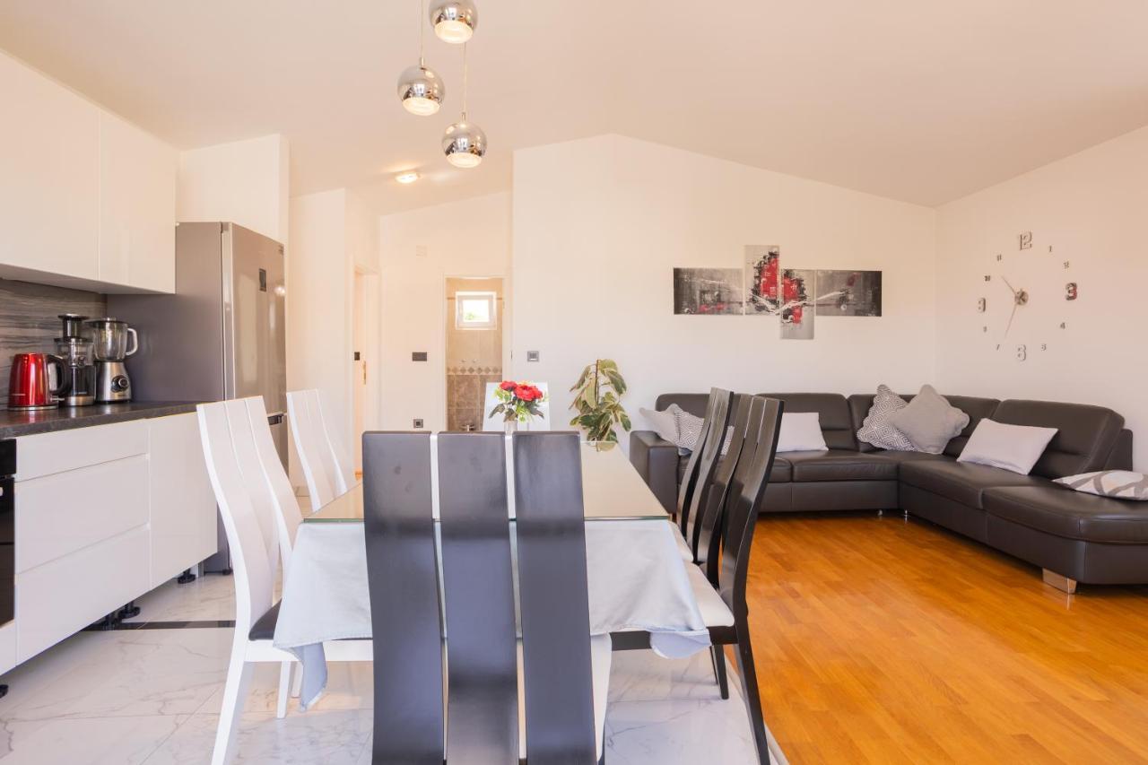 Apartment Tomo