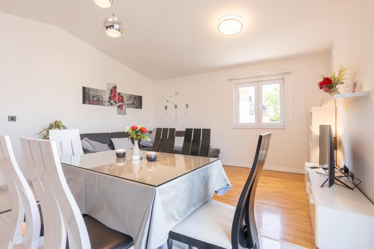 Tomo Apartment Podstrana